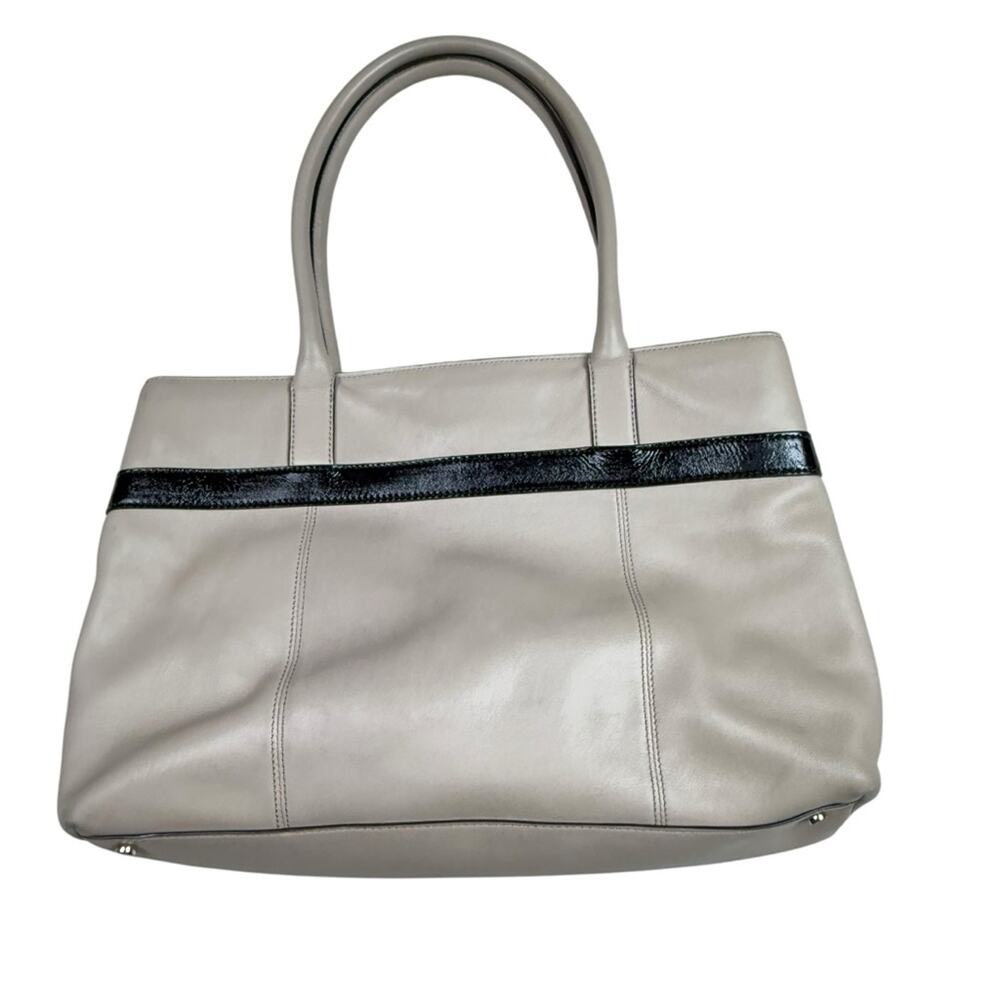 Kate Spade beige and Black hand Bag - Picture 2 of 14